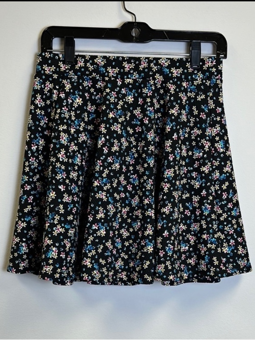 Olsenboye Women’s Medium Black Floral skirt